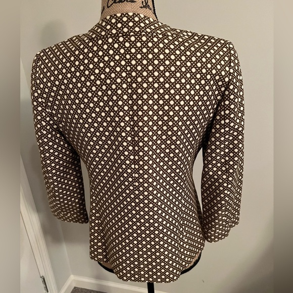 Talbots Size 4 Jacket with pockets and 3/4 length sleeves - Picture 3 of 6